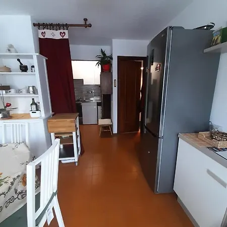 Lägenhet Einaudi 9 *